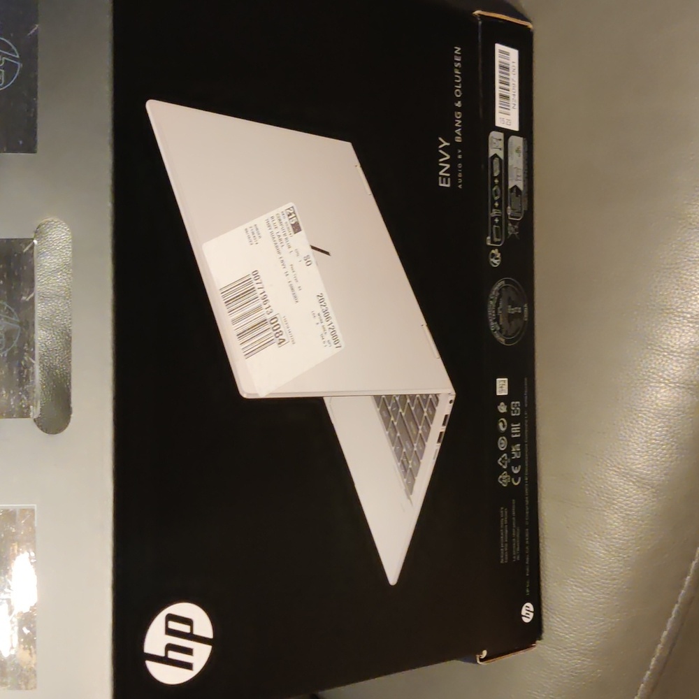 Touch screen laptop 14 in 2 in 1